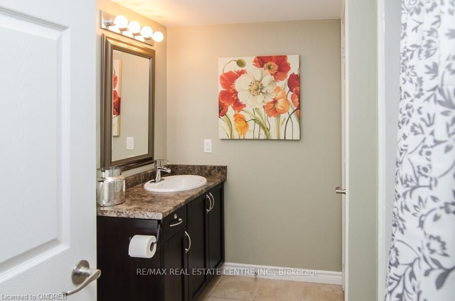 1370 Main St E, #103