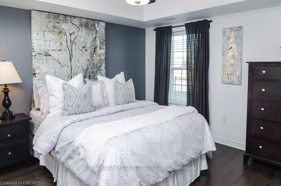 1370 Main St E, #103