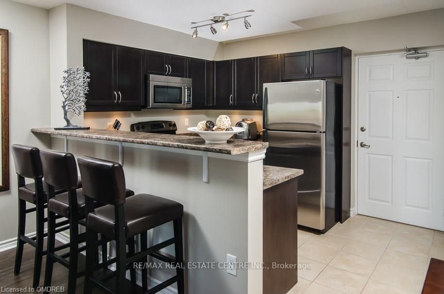 1370 Main St E, #103