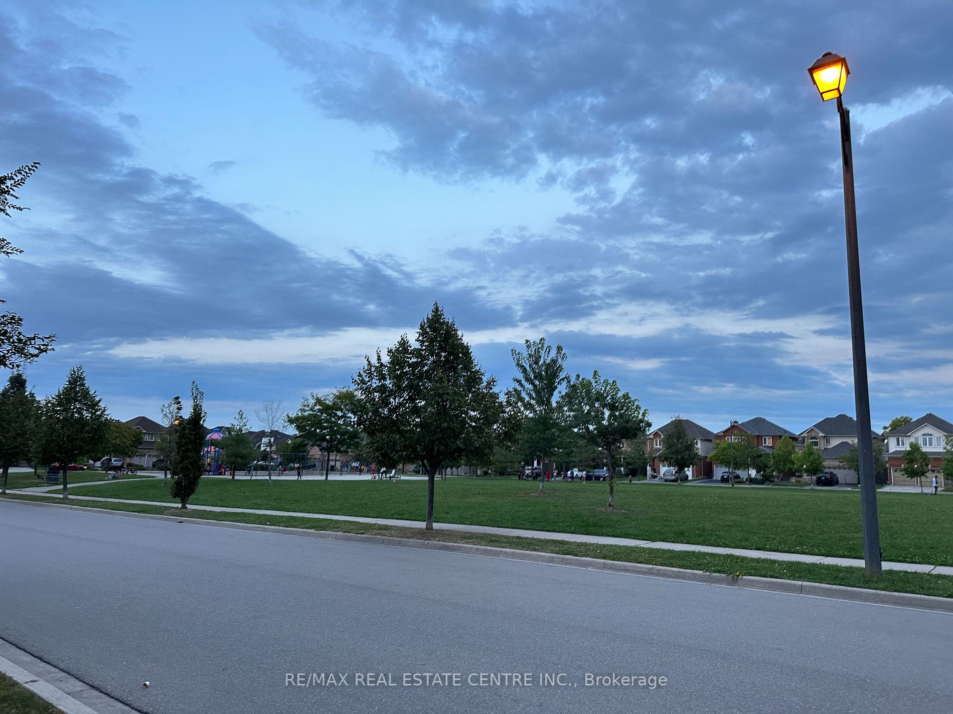 1370 Main St E, #103
