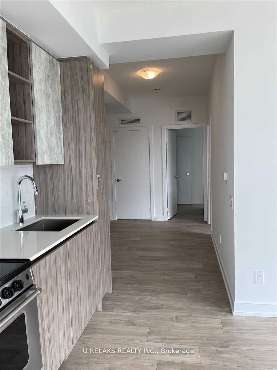 251 Manitoba St, #715