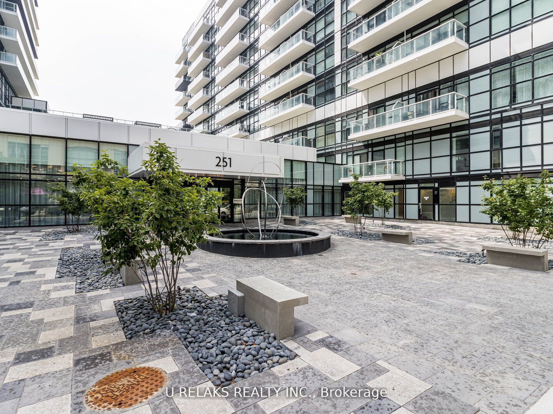 251 Manitoba St, #715
