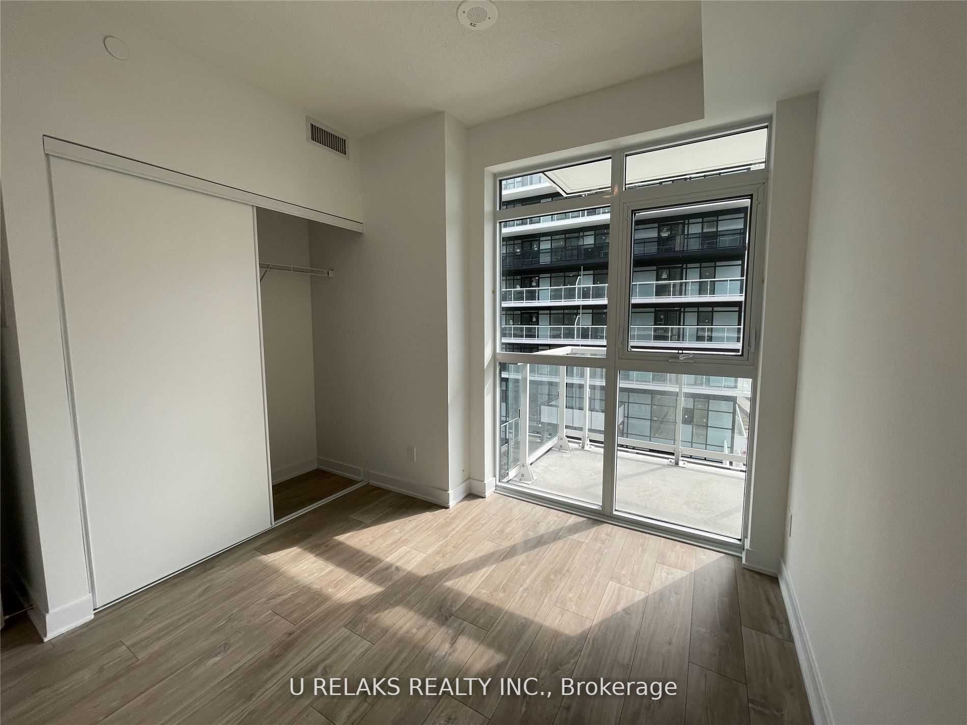 251 Manitoba St, #715