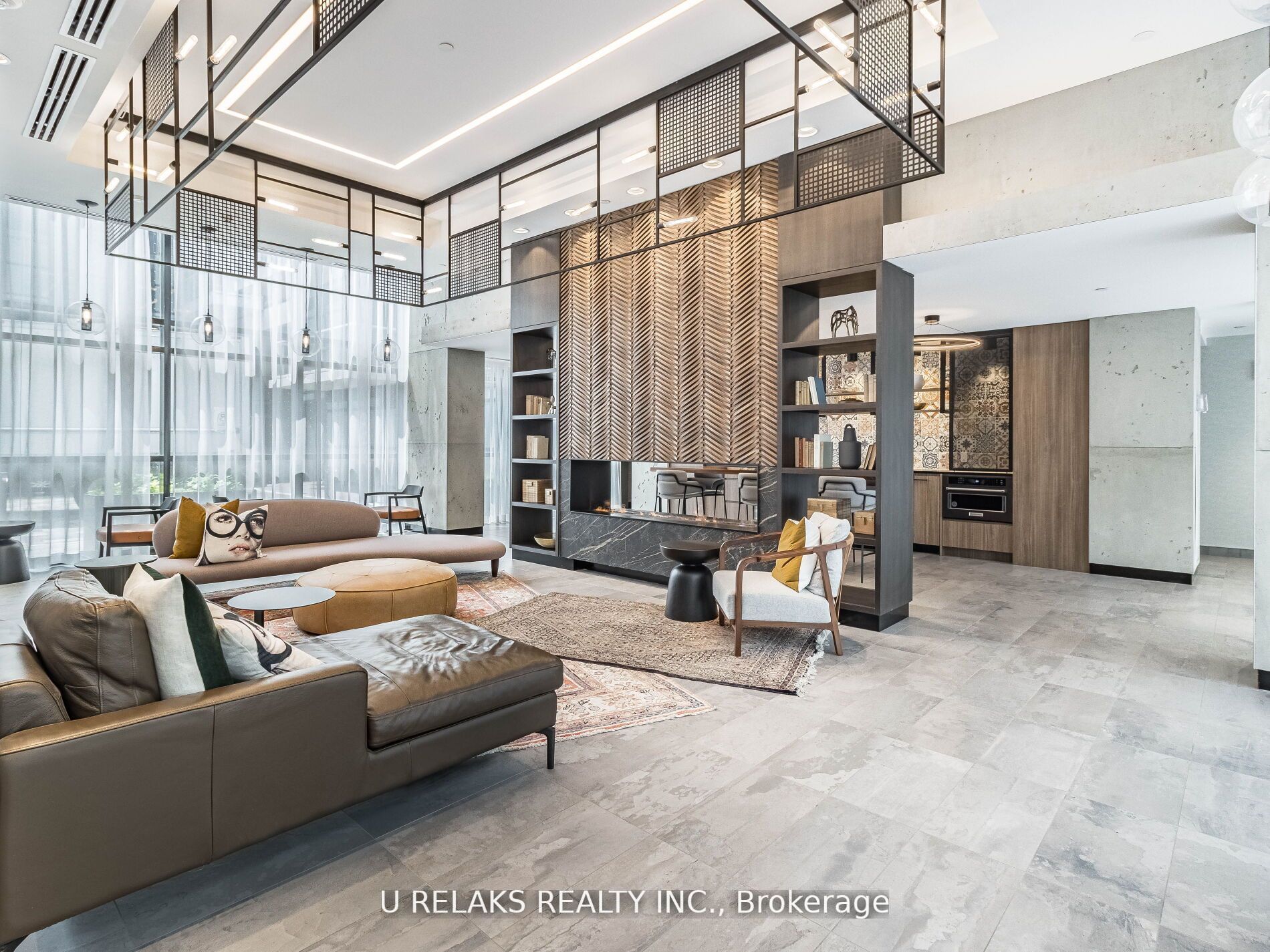 251 Manitoba St, #715