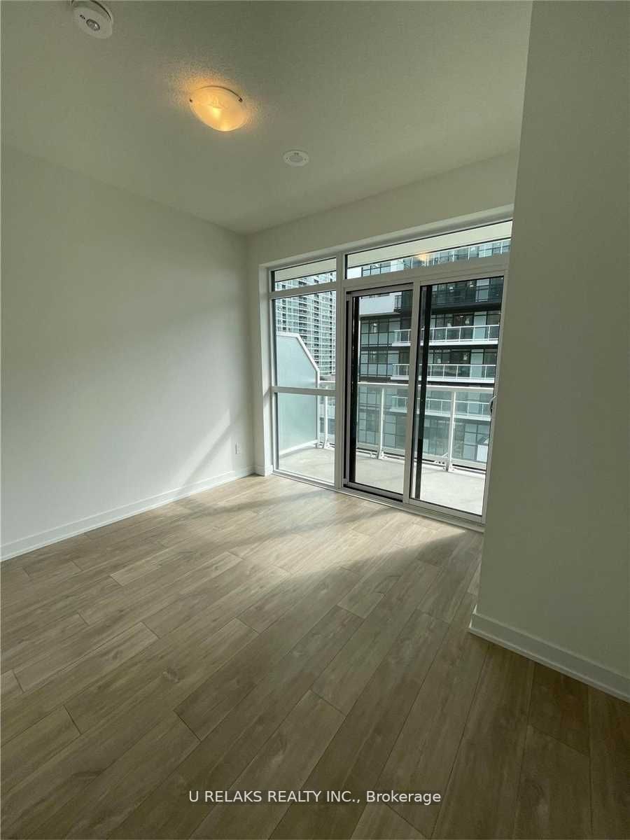 251 Manitoba St, #715
