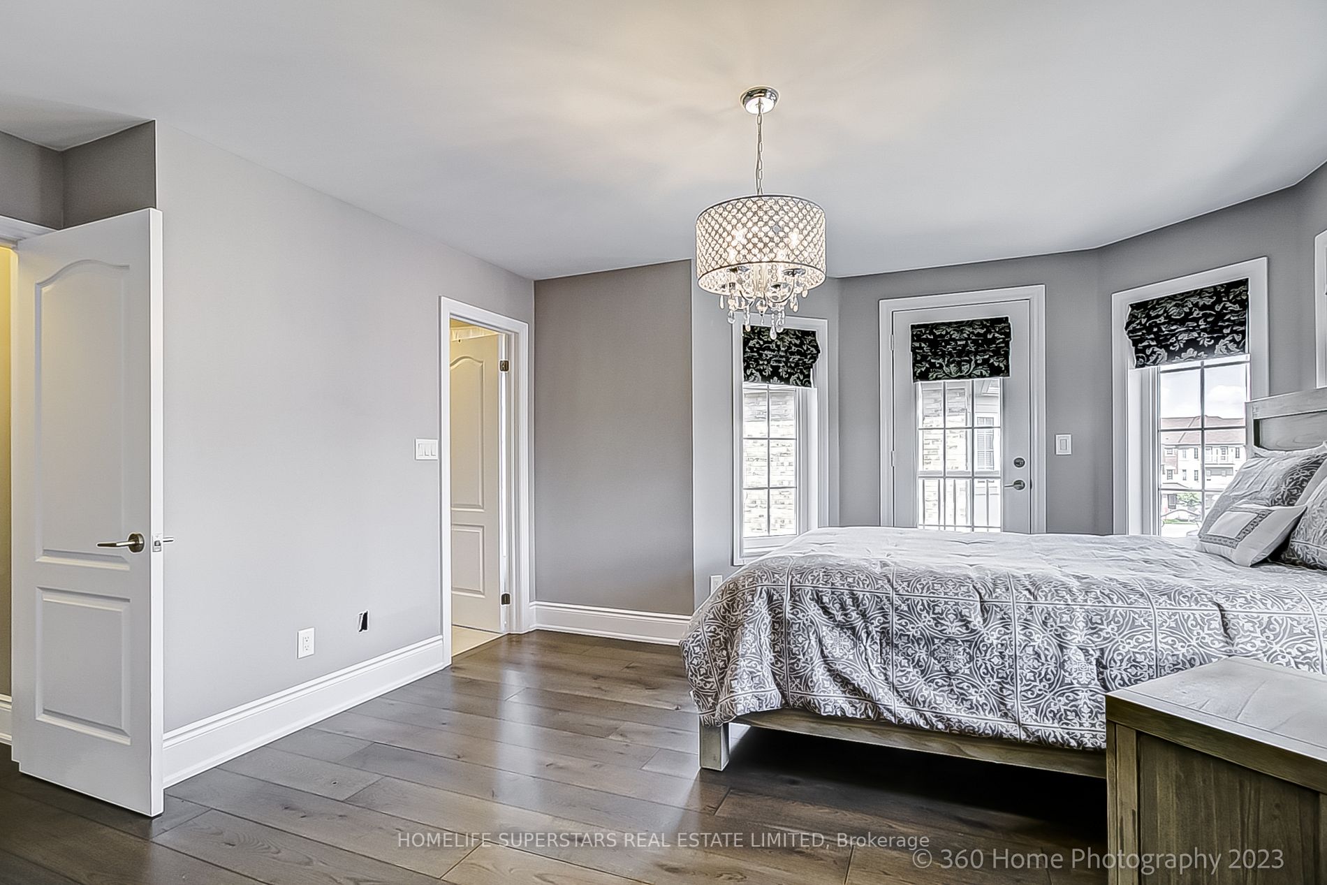 2 Hobart Gdns E