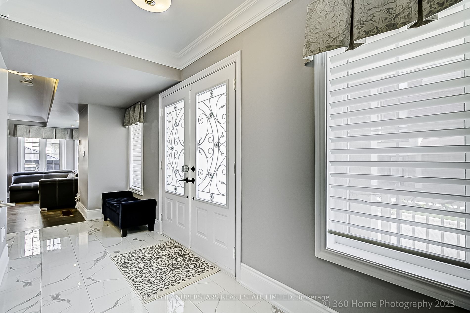 2 Hobart Gdns E