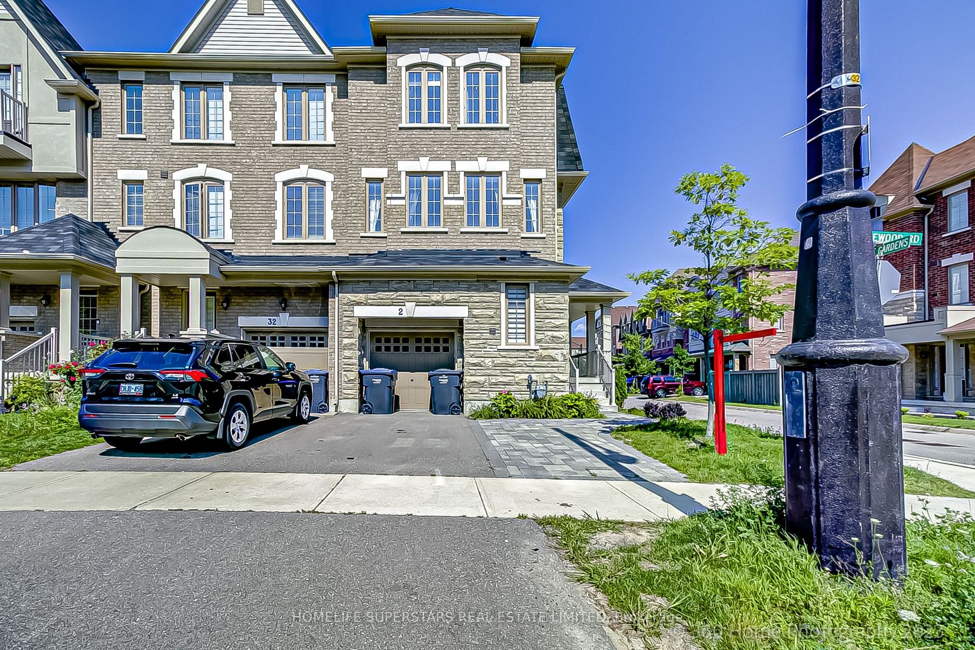 2 Hobart Gdns E
