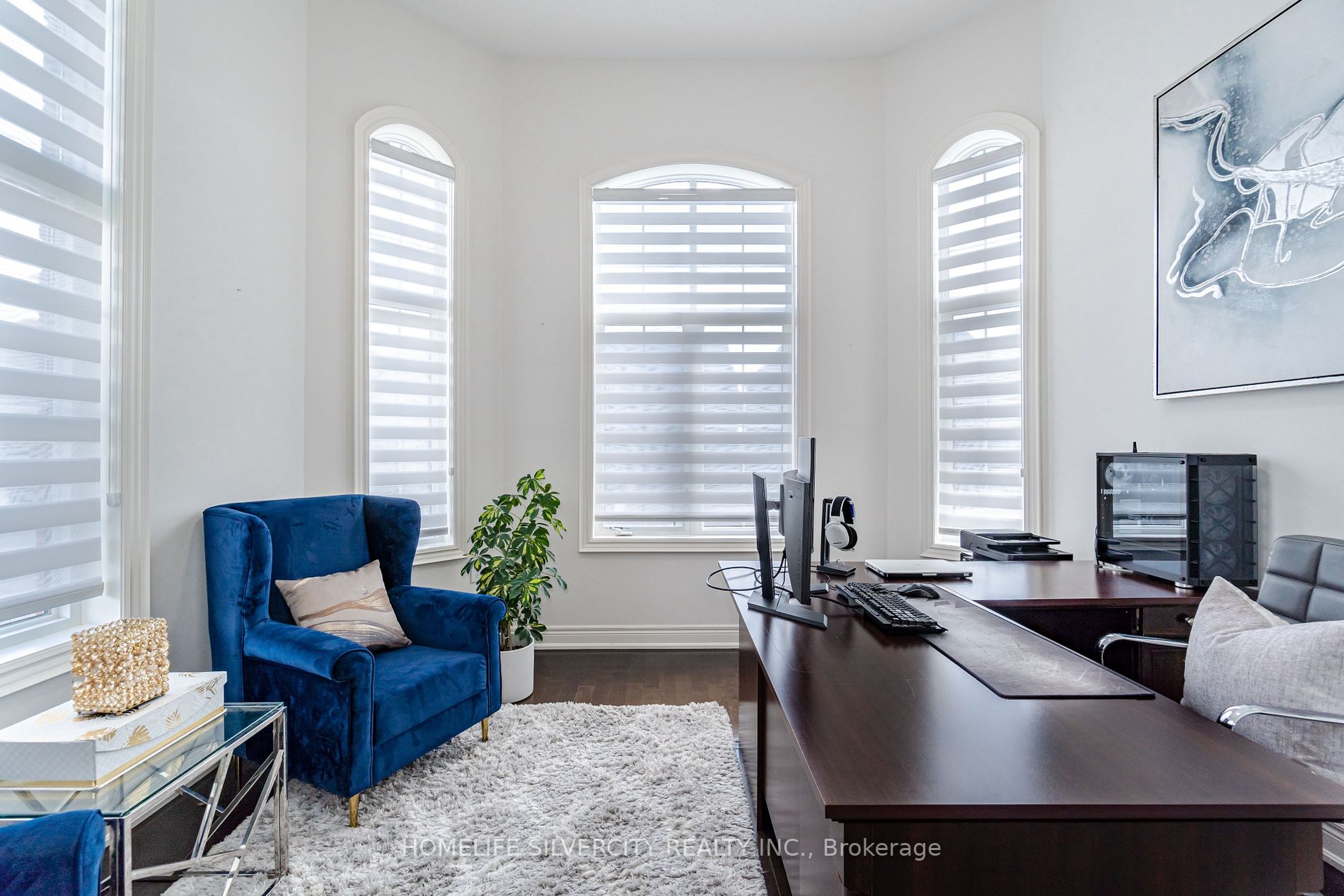 2 Maple Trail Road W