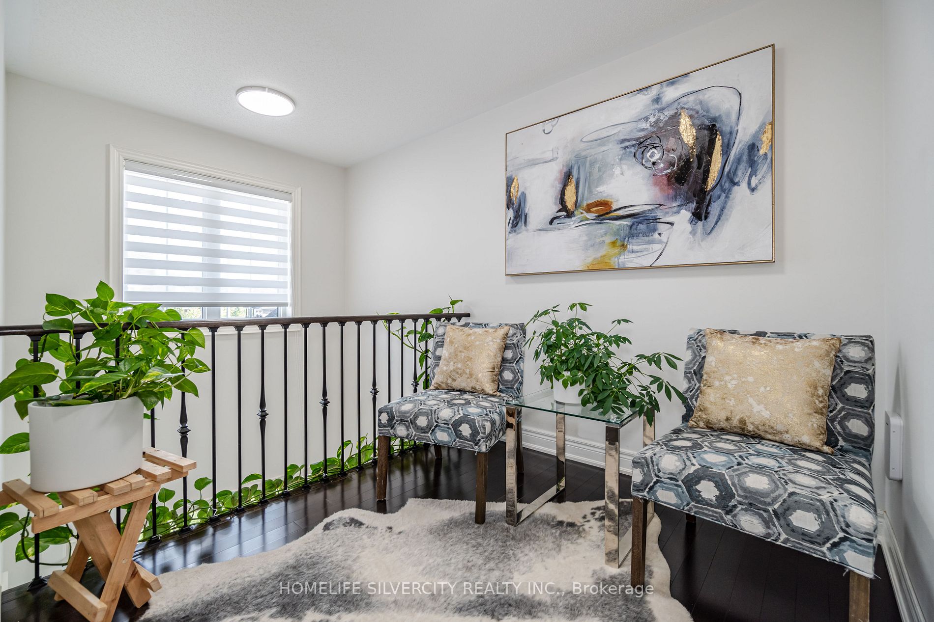 2 Maple Trail Road W