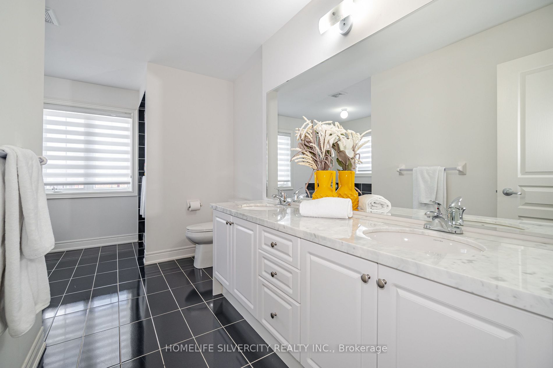 2 Maple Trail Road W