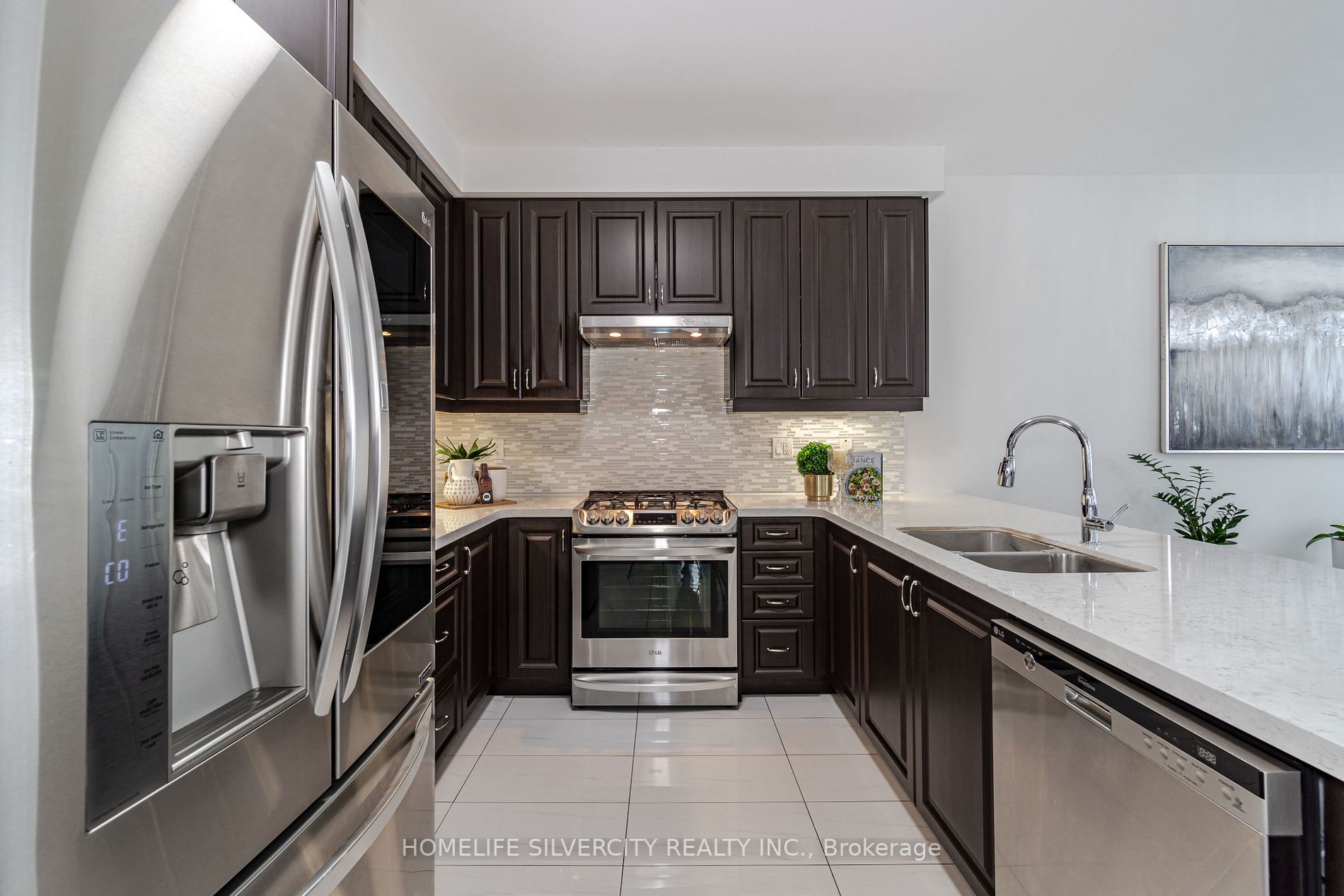 2 Maple Trail Road W