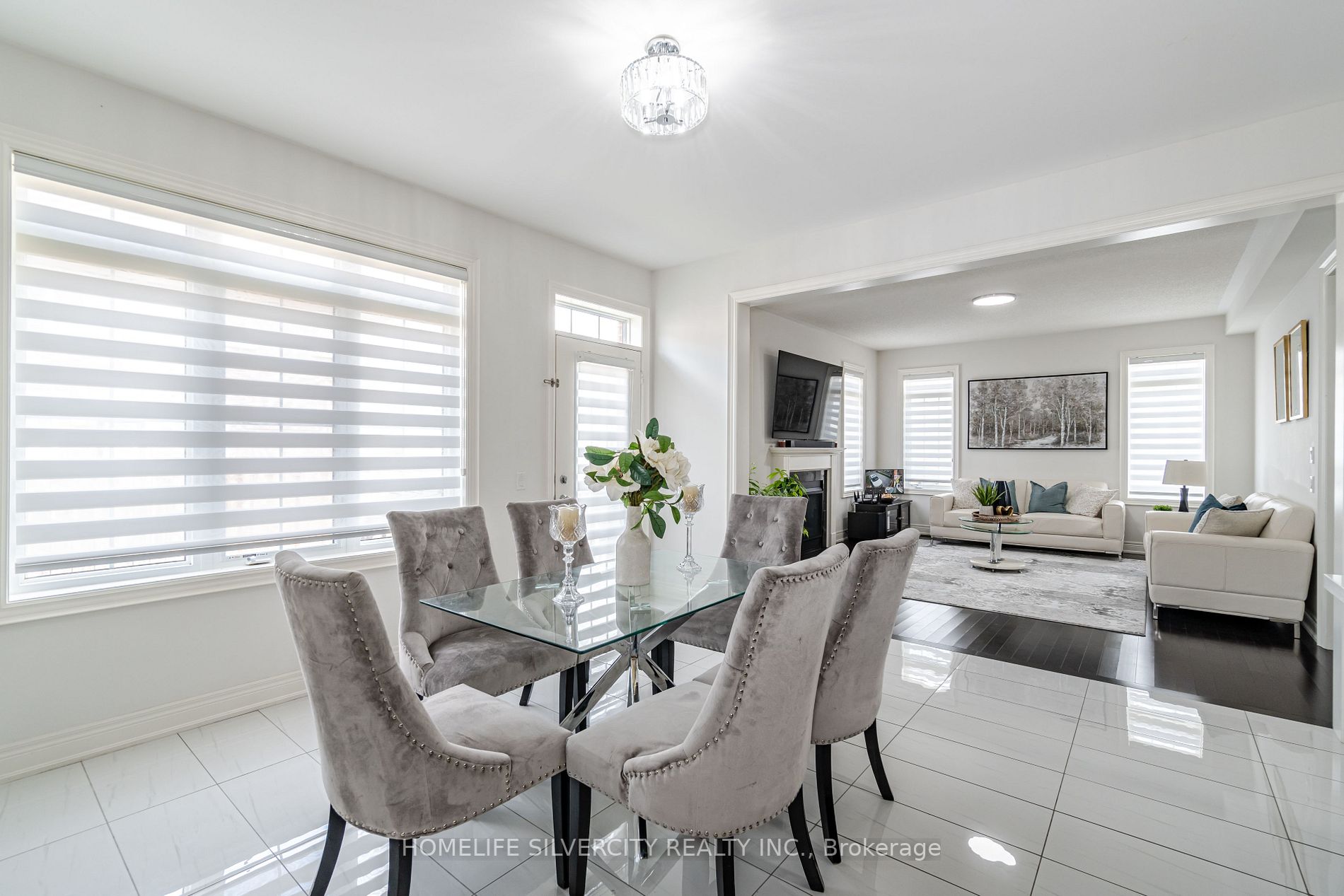 2 Maple Trail Road W