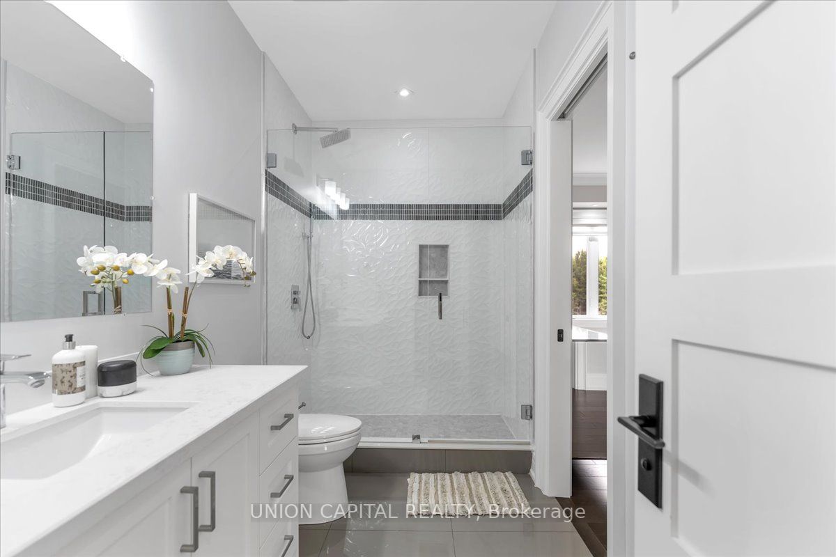 16033 Mississauga Road