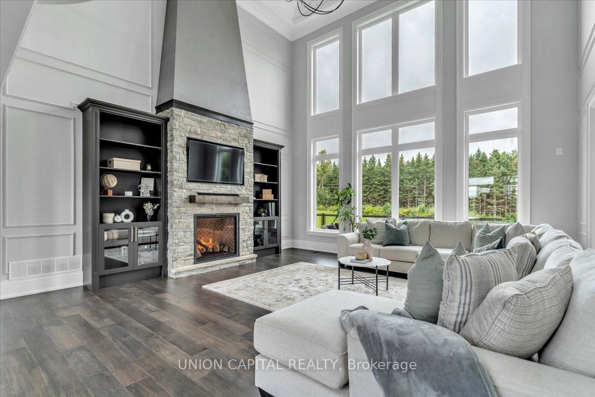 16033 Mississauga Road
