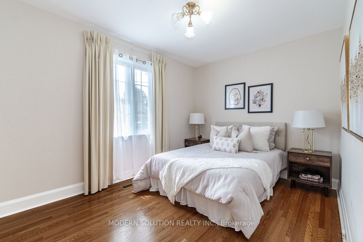 1421 Radcliffe Blvd