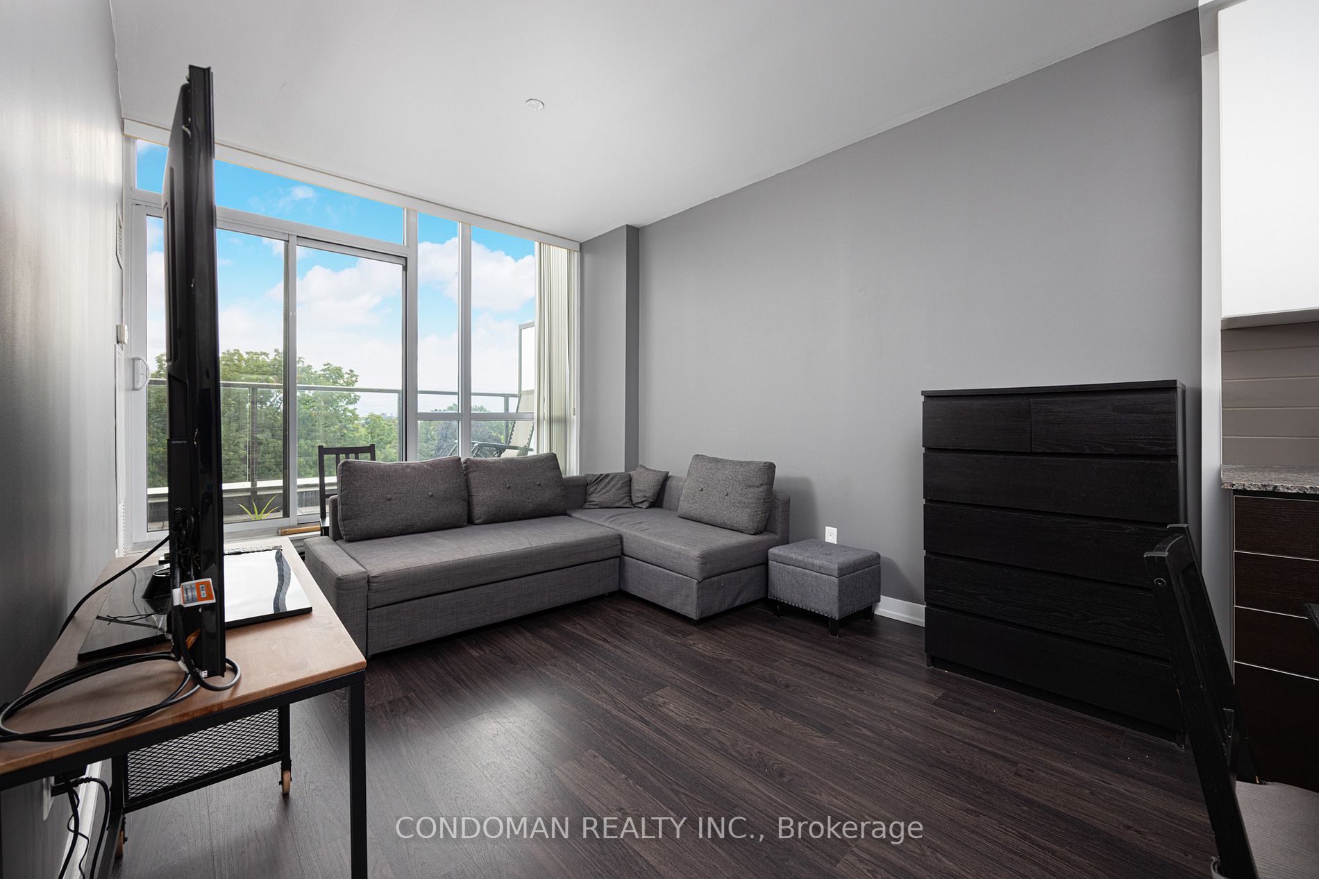 8 Fieldway Rd, #621
