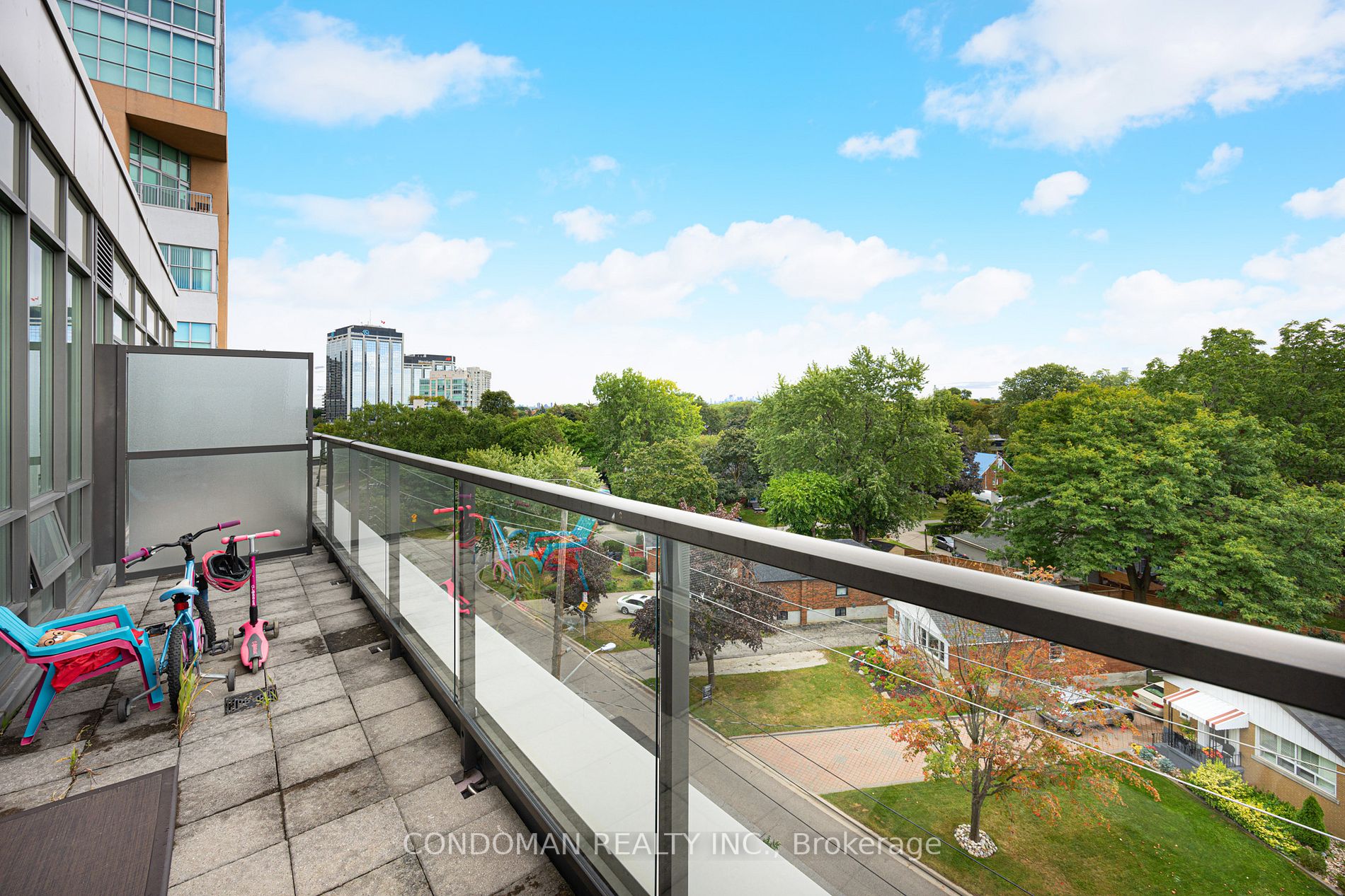 8 Fieldway Rd, #621