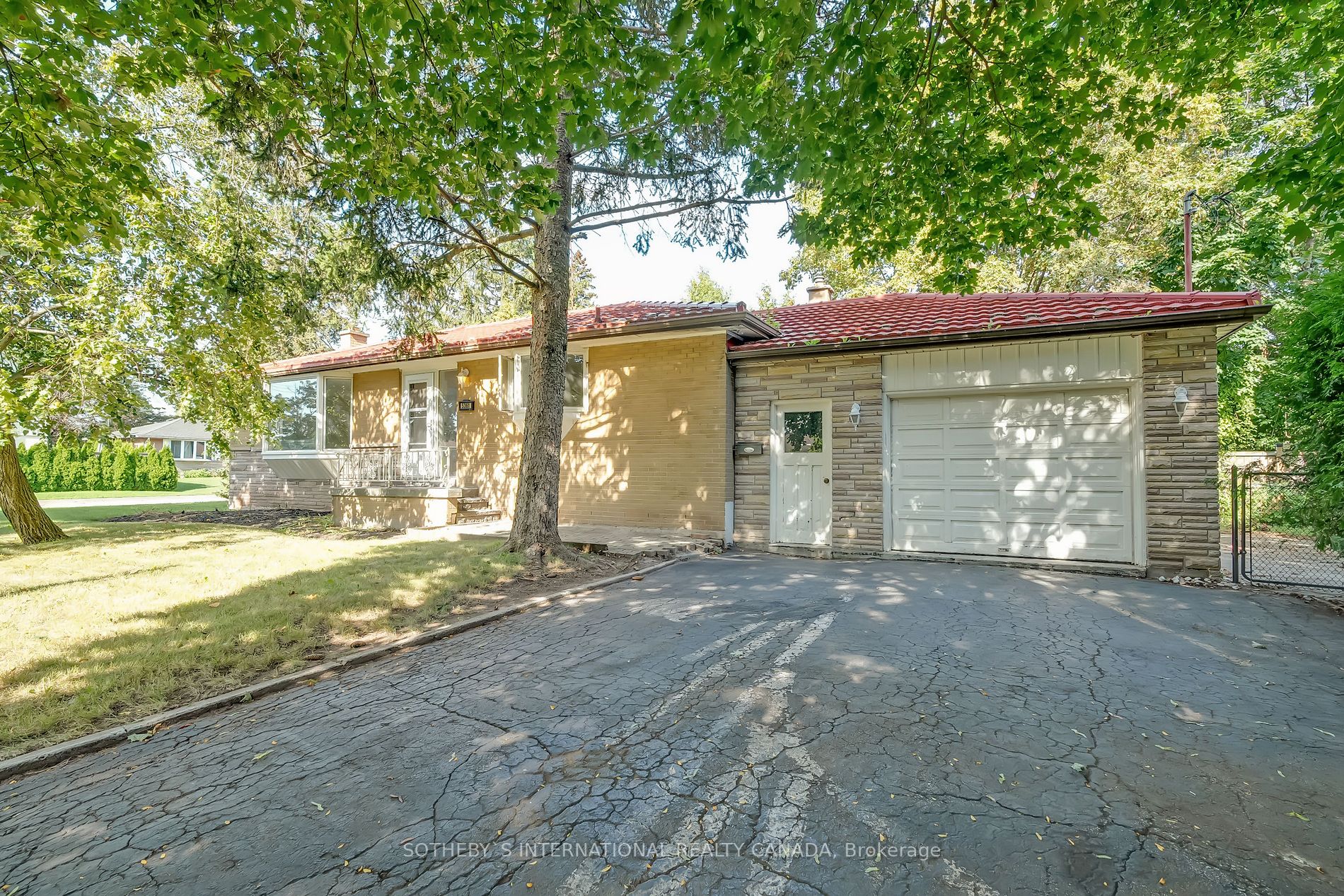 5361 Bromley Rd