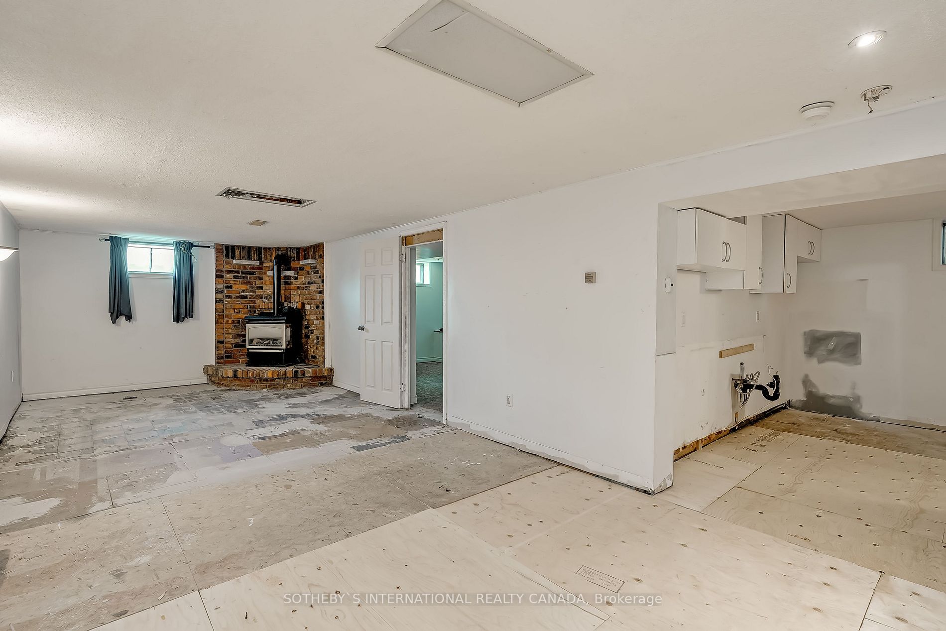 5361 Bromley Rd