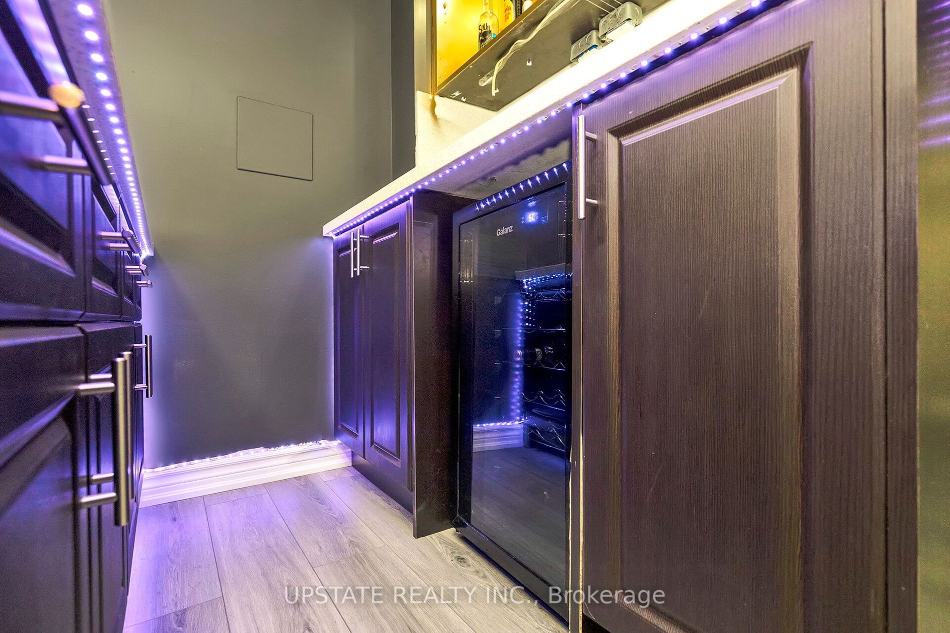 4 Ingleborough Dr