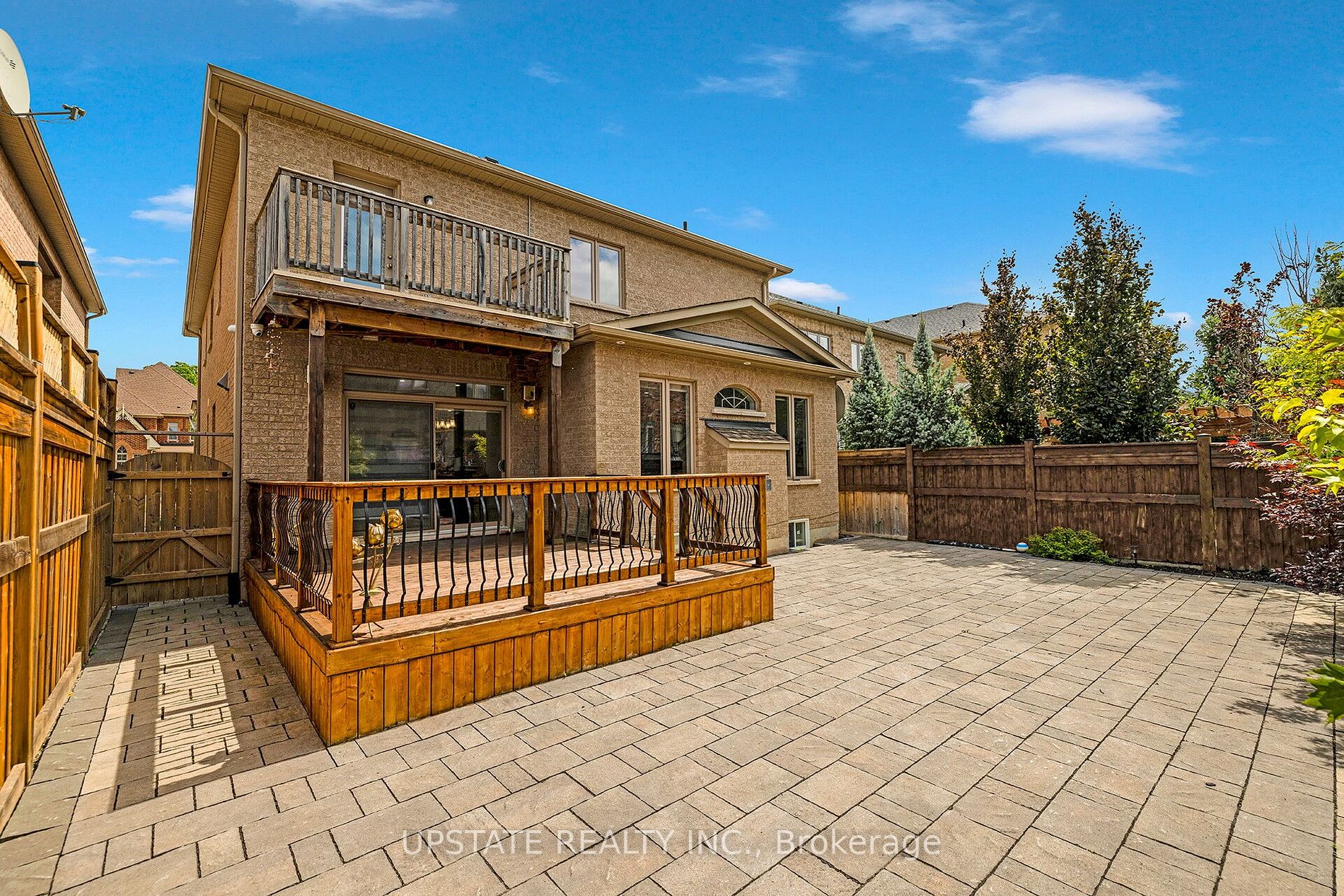 4 Ingleborough Dr