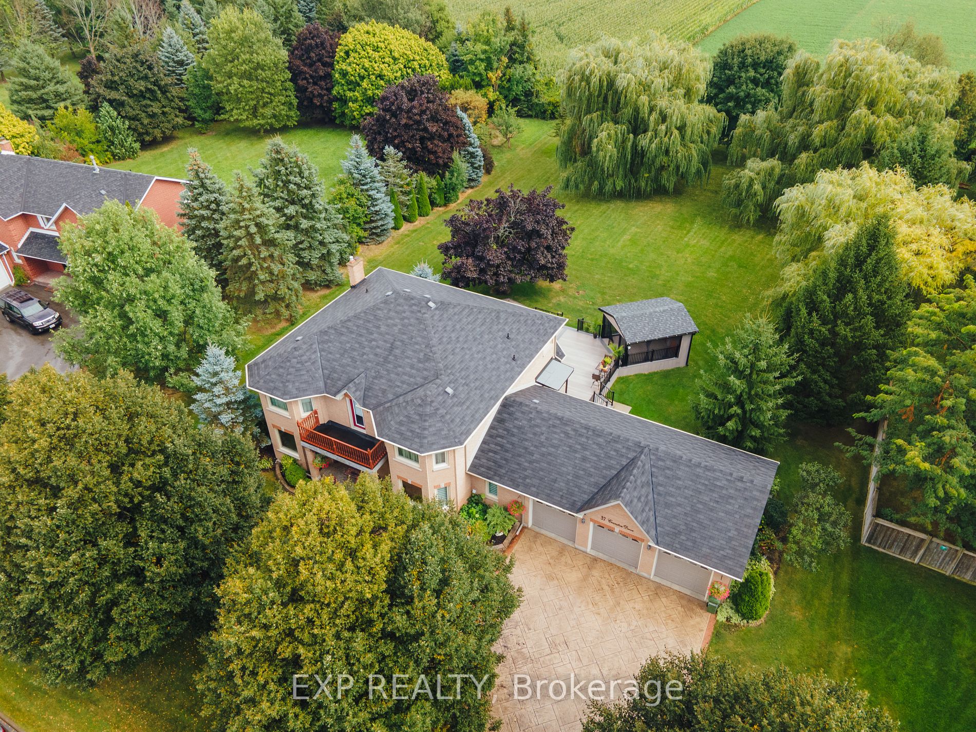 37 Cranston Dr