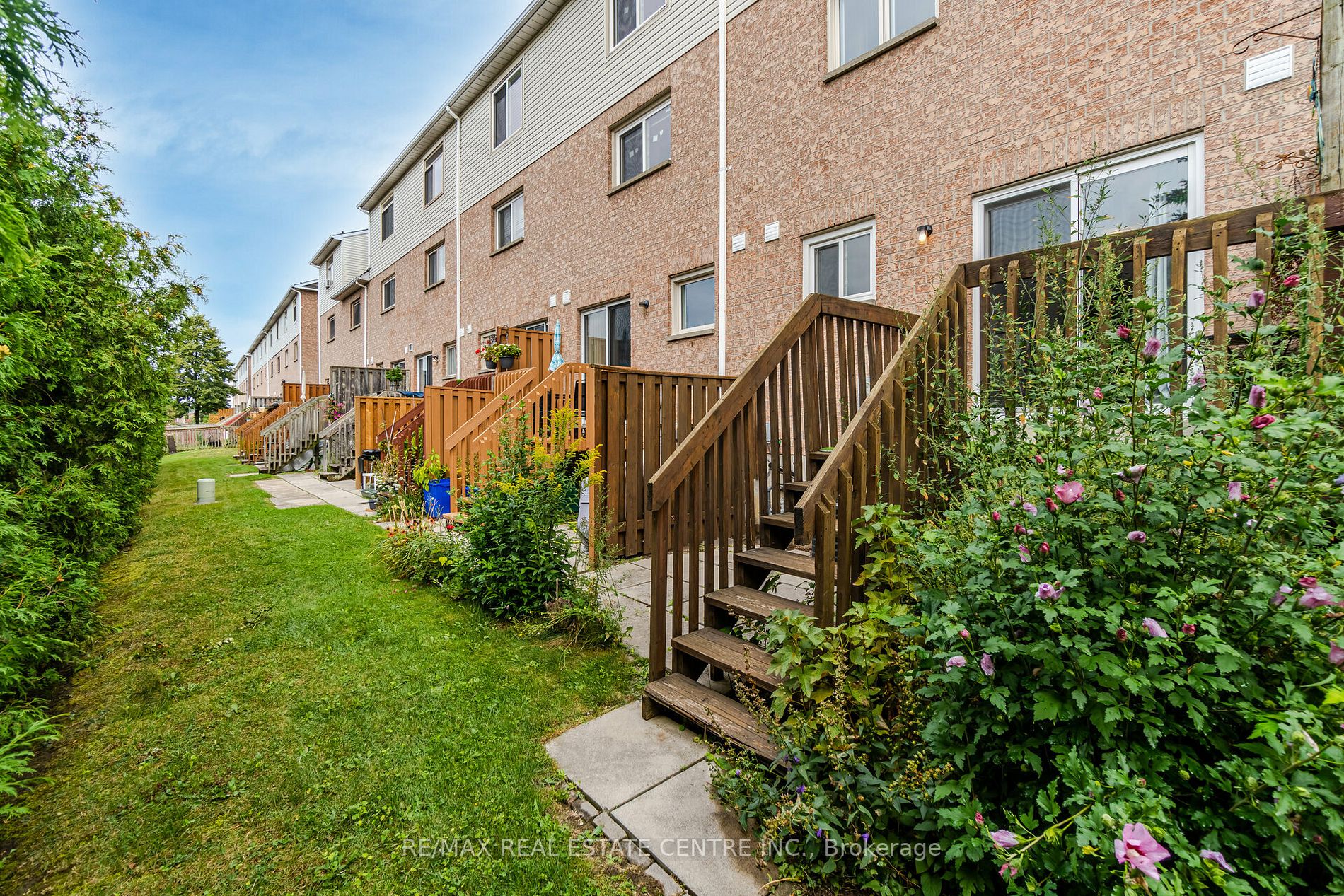 1050 Bristol Rd W, #32