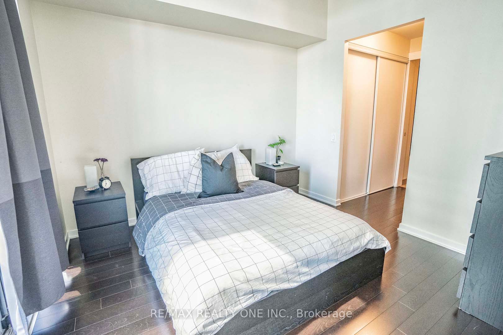 105 The Queensway Ave, #415