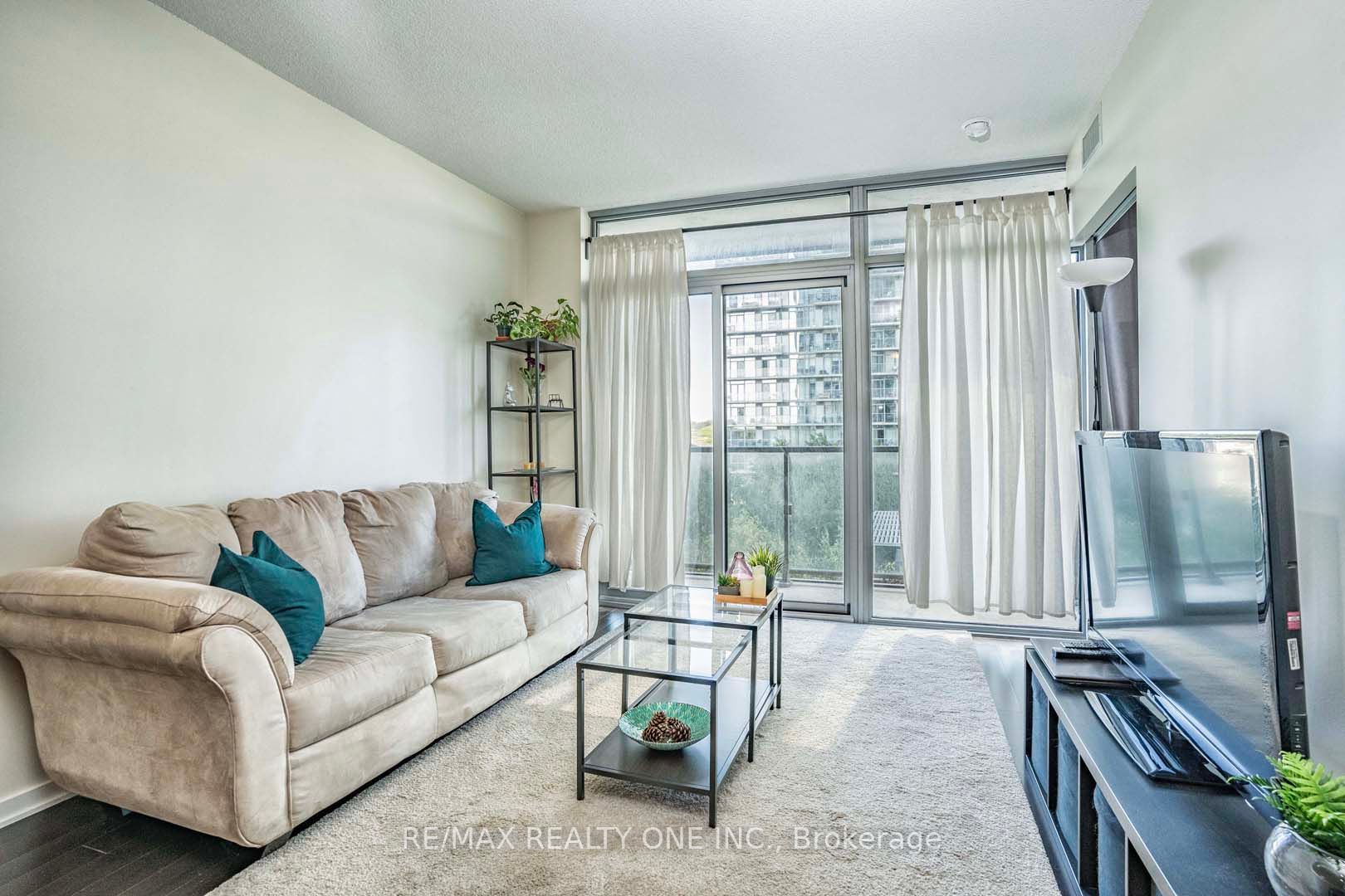 105 The Queensway Ave, #415