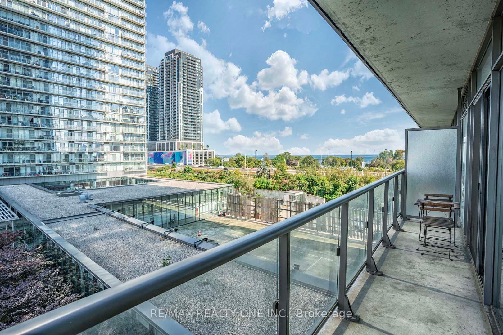105 The Queensway Ave, #415