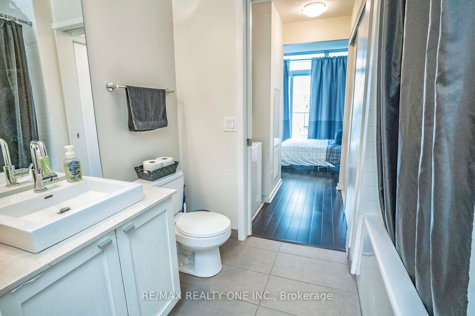 105 The Queensway Ave, #415