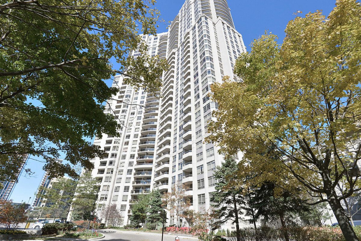 35 Kingsbridge Gardens Circ, #2012