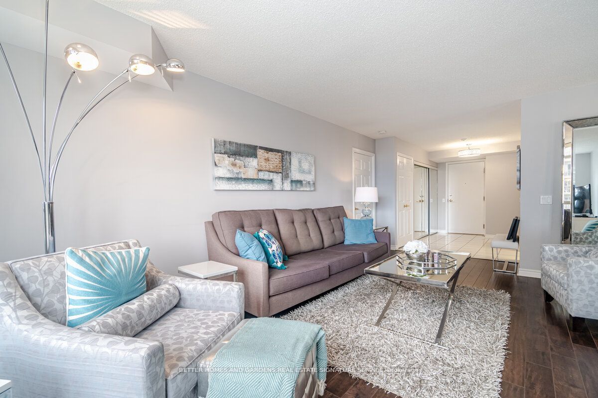 35 Kingsbridge Gardens Circ, #2012