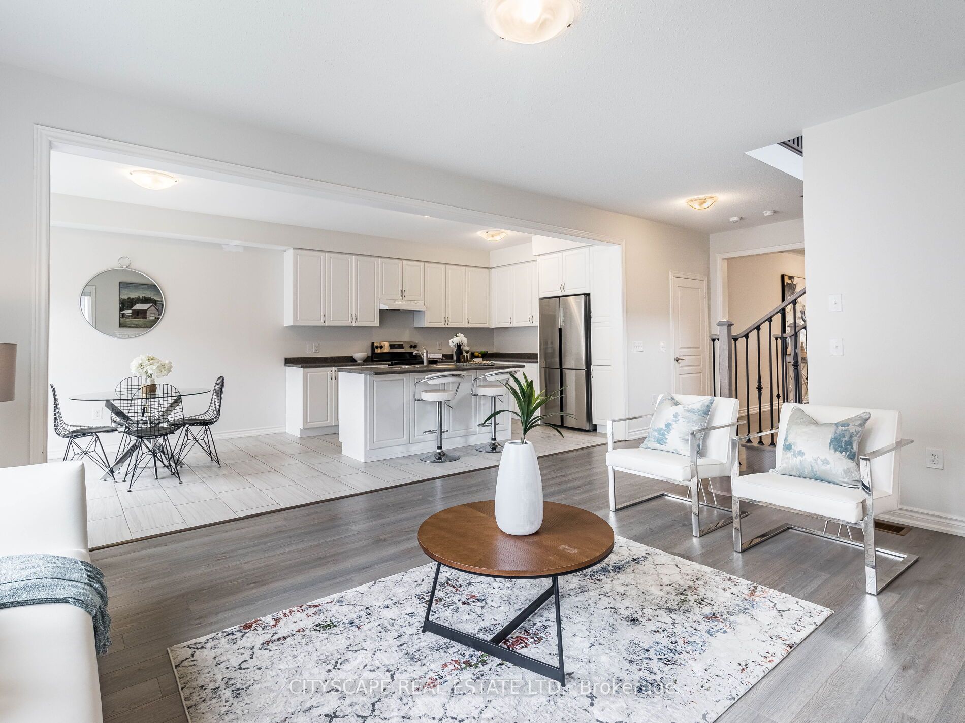 1533 Chretien St