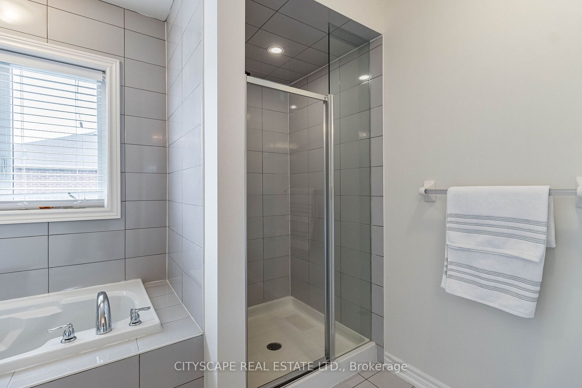 1533 Chretien St