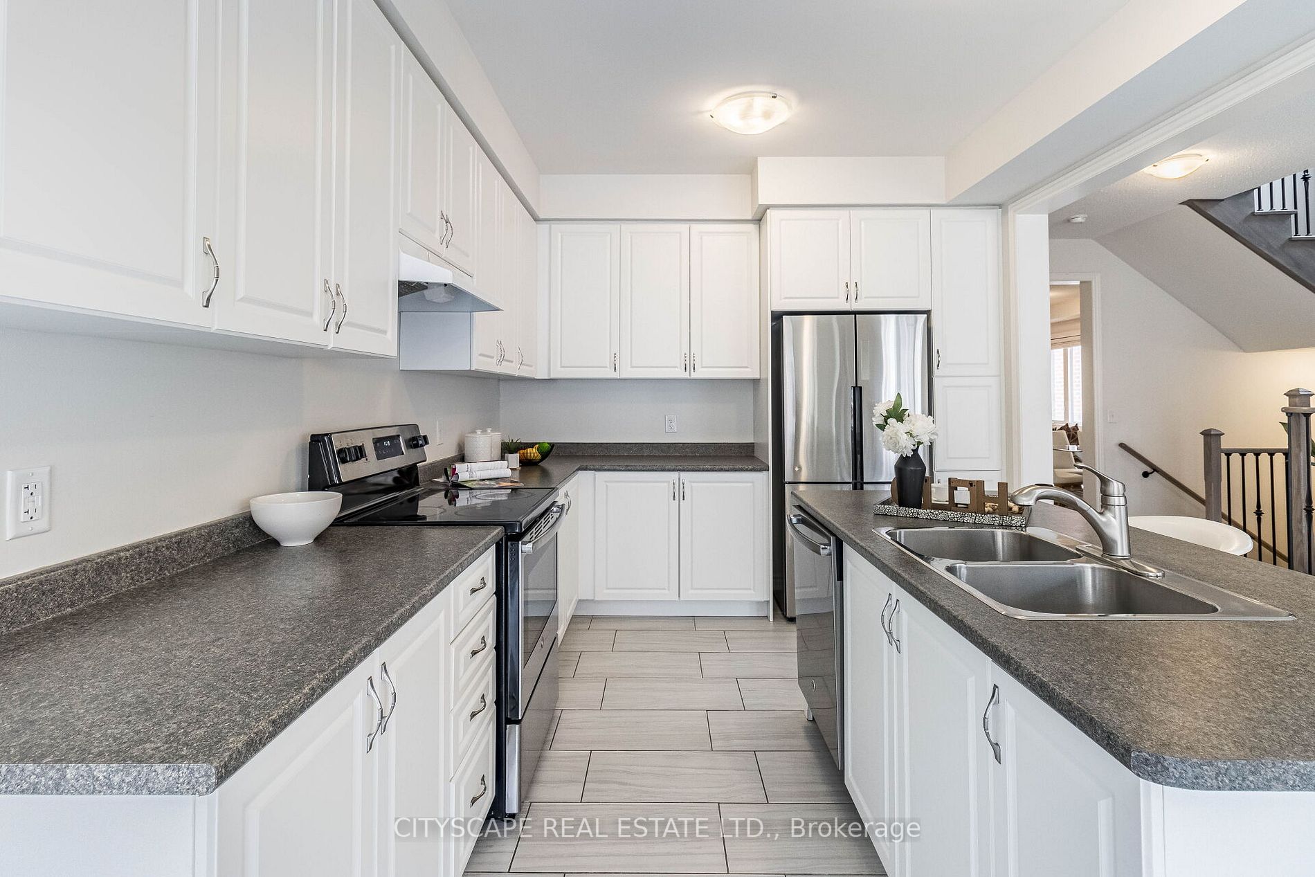 1533 Chretien St