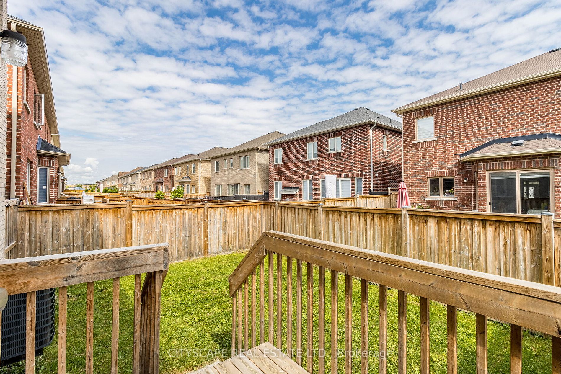 1533 Chretien St