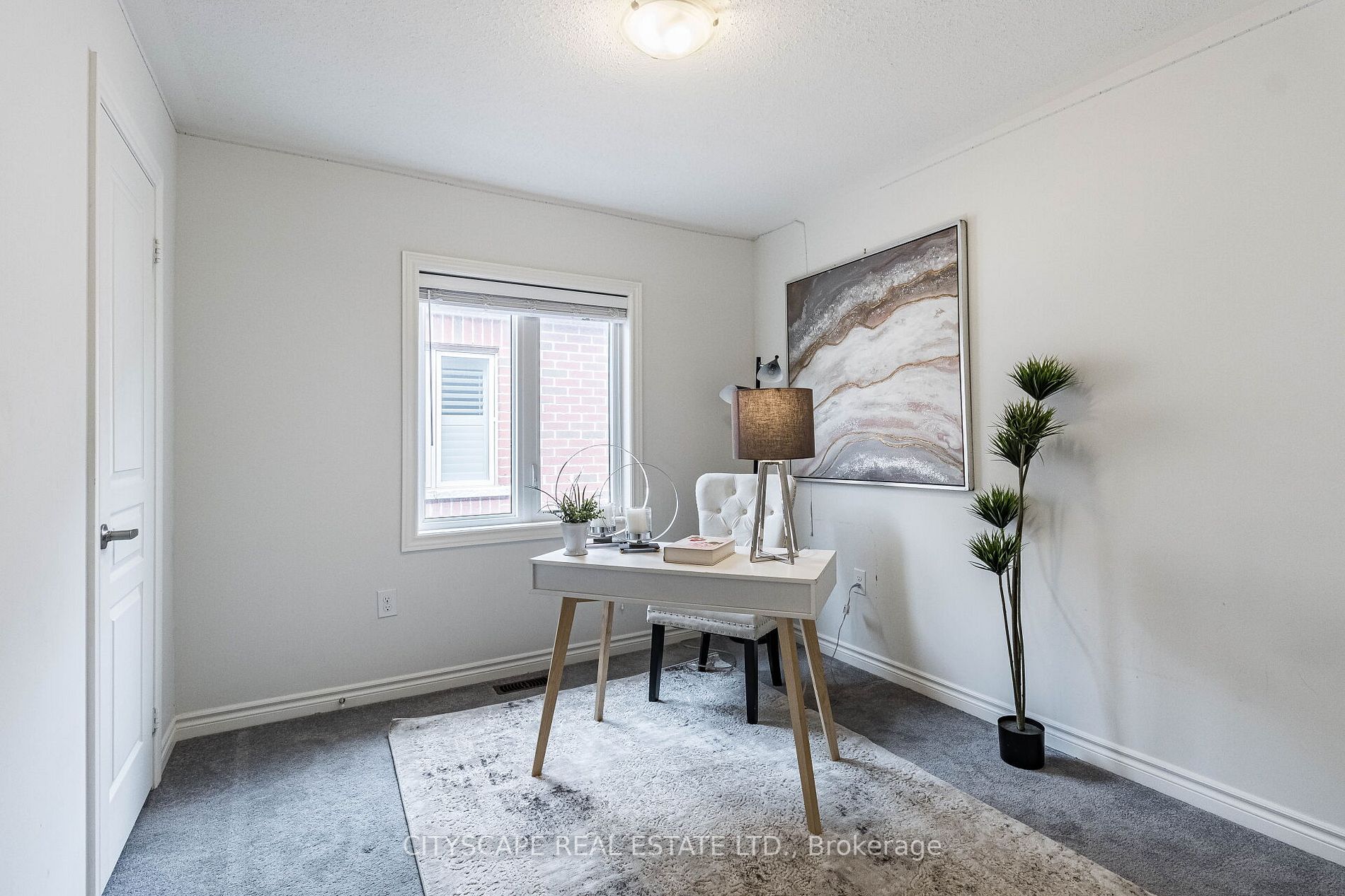1533 Chretien St