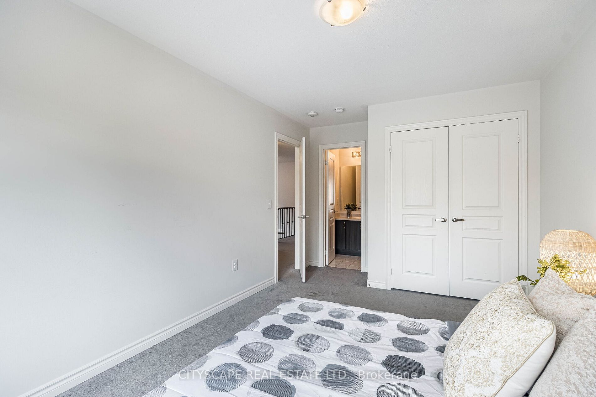 1533 Chretien St