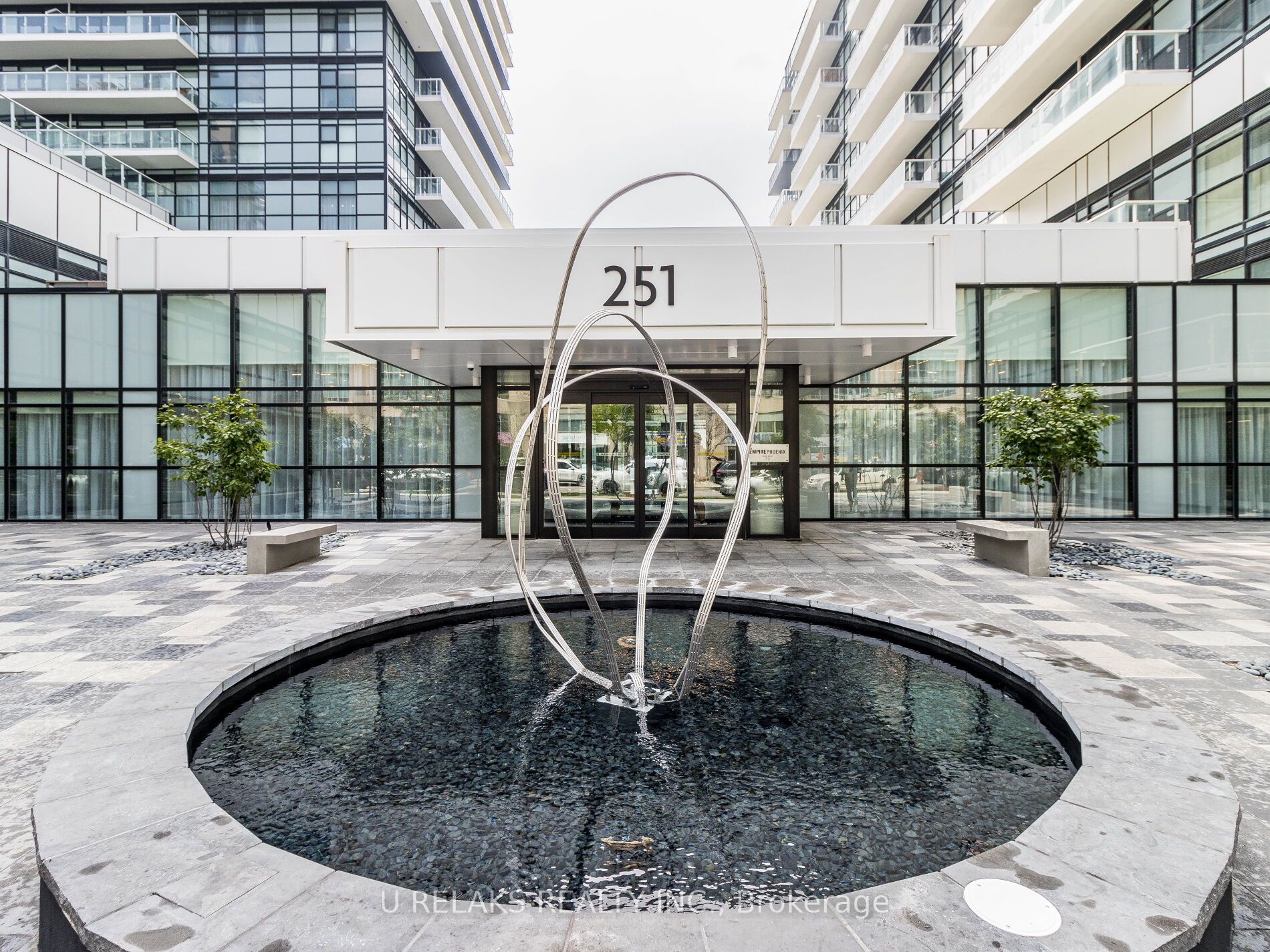 251 Manitoba St, #330