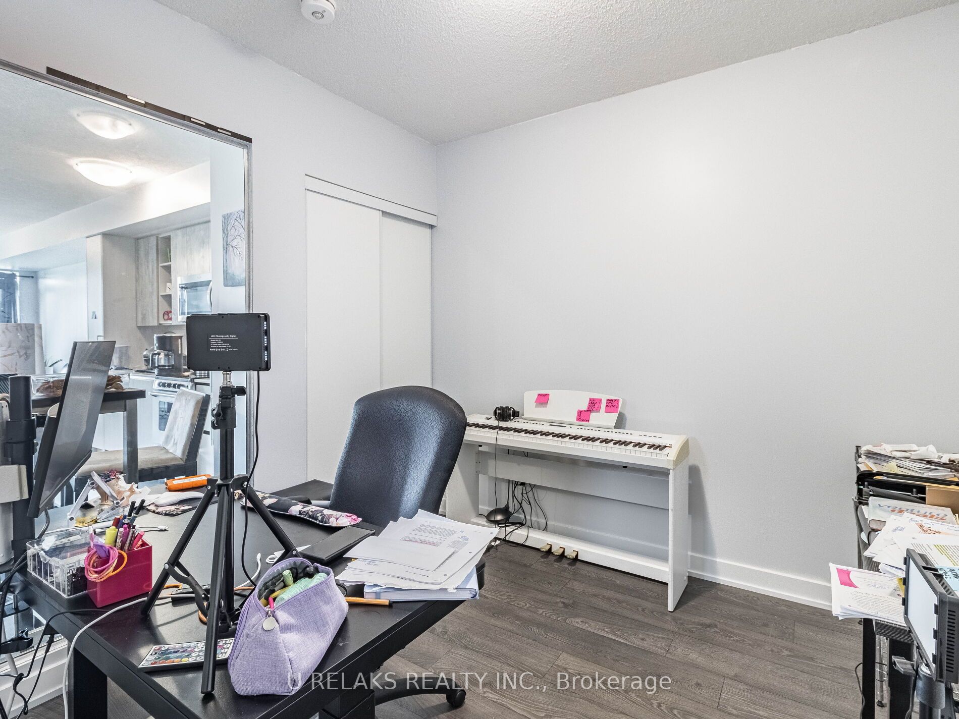 251 Manitoba St, #330