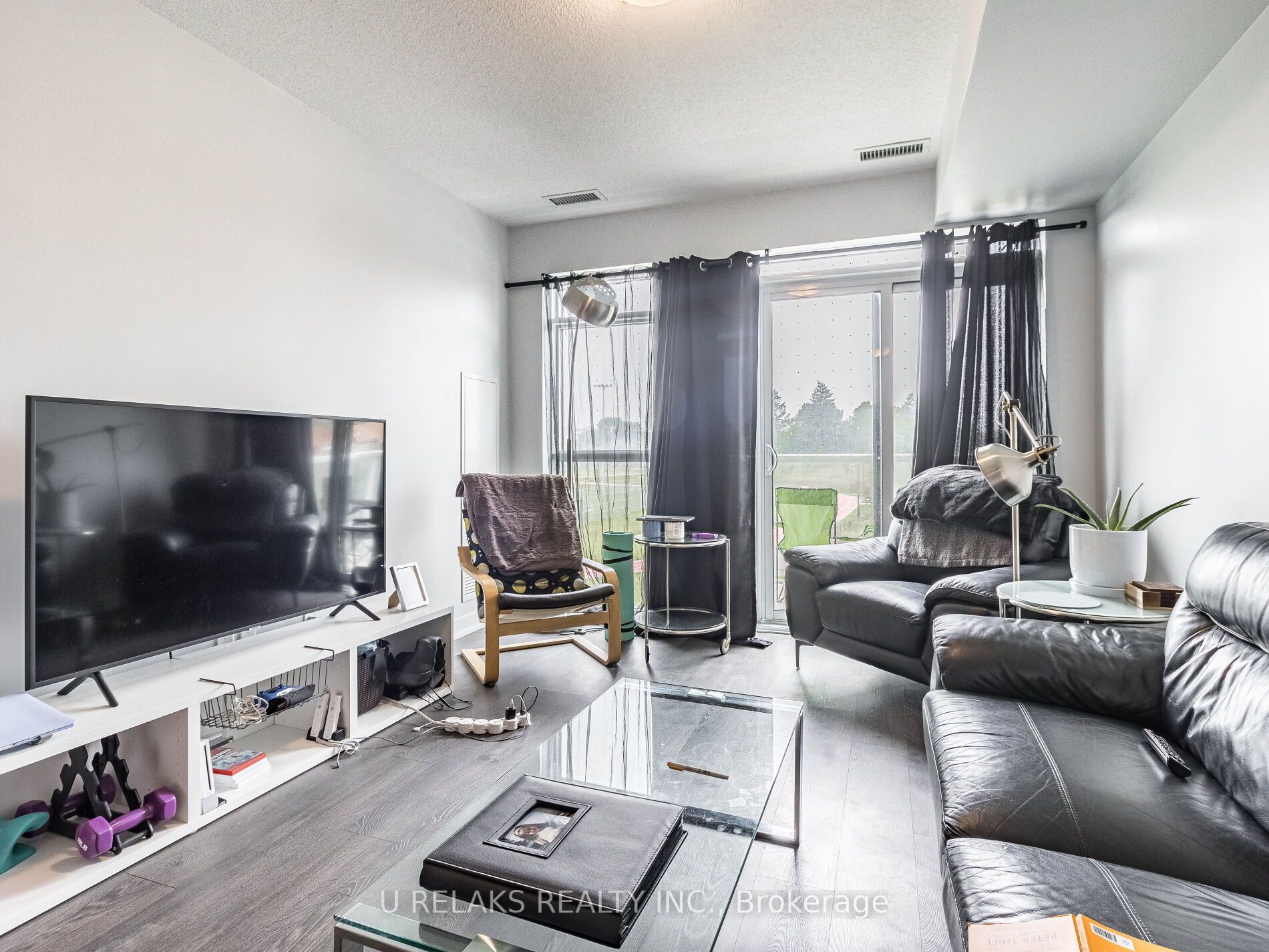 251 Manitoba St, #330