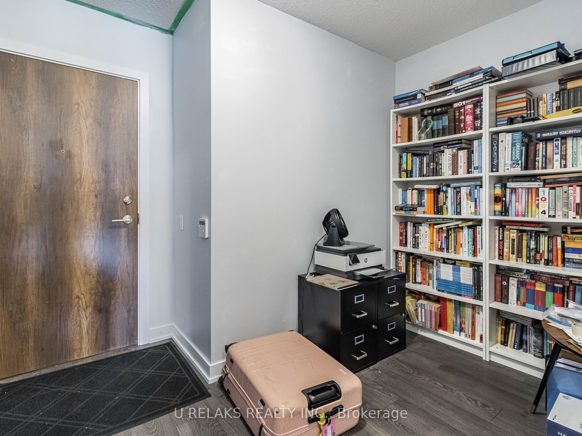 251 Manitoba St, #330