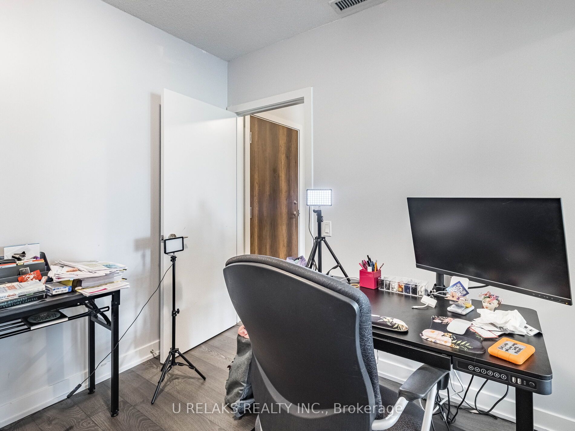 251 Manitoba St, #330