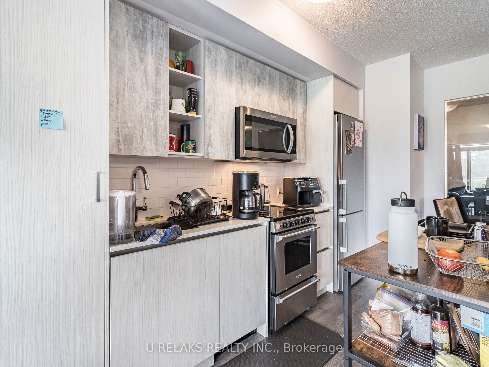 251 Manitoba St, #330