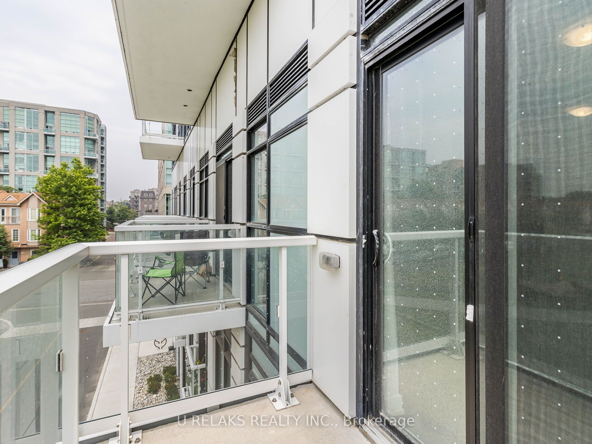 251 Manitoba St, #330