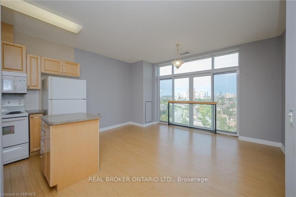 200 Burnhamthorpe Rd E, #Ph9