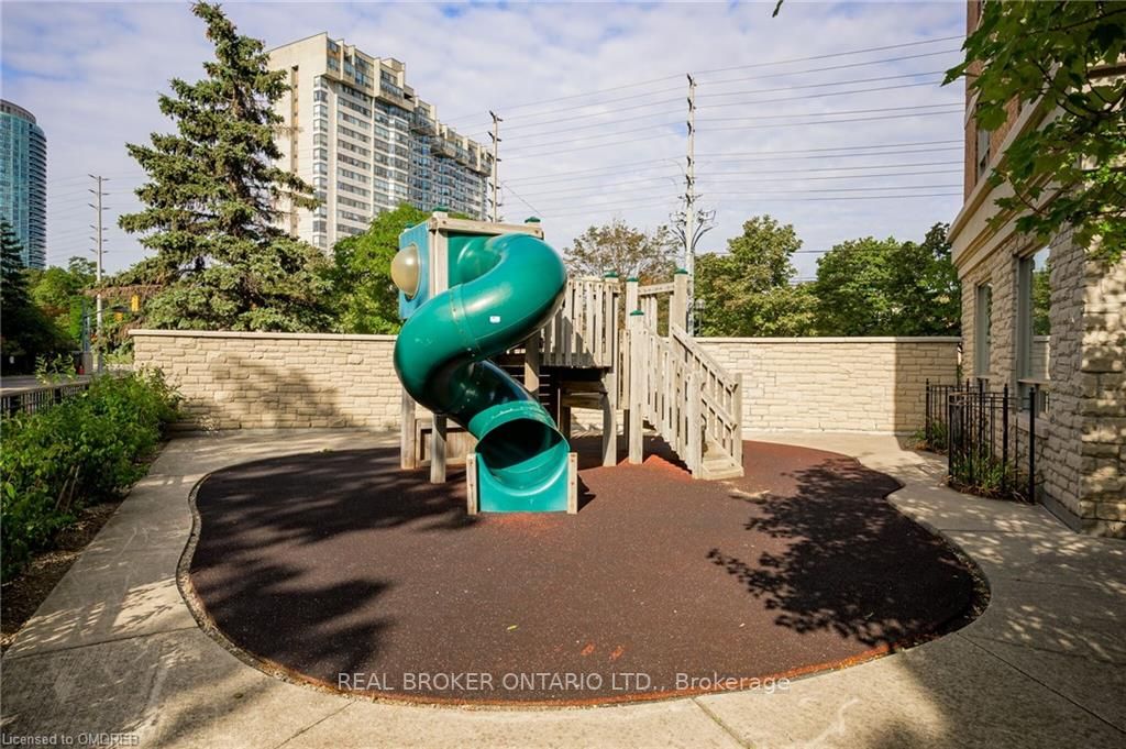 200 Burnhamthorpe Rd E, #Ph9