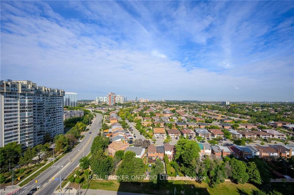 200 Burnhamthorpe Rd E, #Ph9